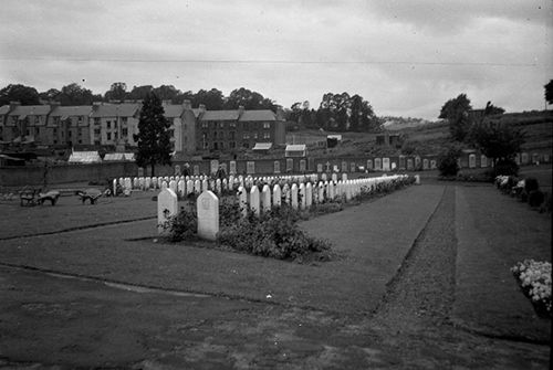 09434 001 perth wellshill cemetery perthshire resize700