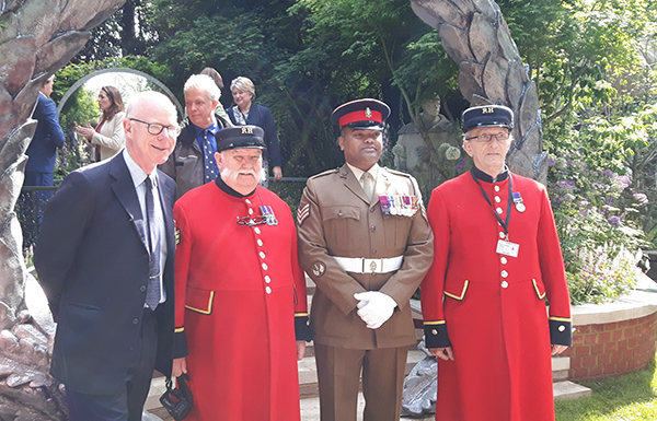Sir Bill Rollo, two Chelsea Pensioners and Johnson Beharry VC