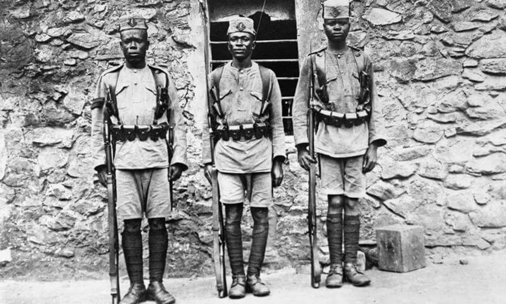 Three african soldiers