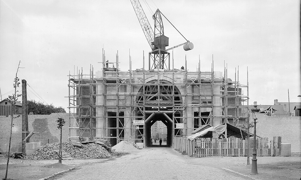 Menin Gate under construction