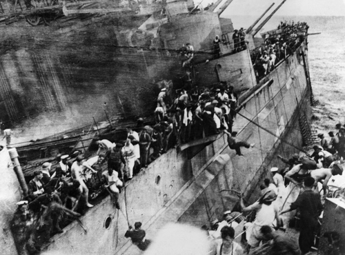 s context crew of prince of wales abandoning ship 10 dec 1941 hu 2675