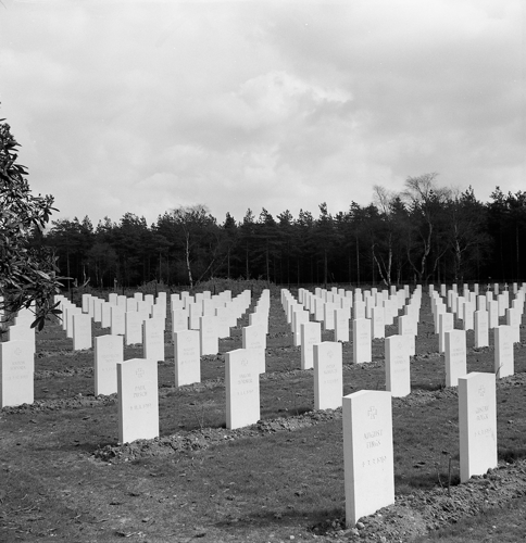 14172 001 cannock chase war cemetery staffs resize