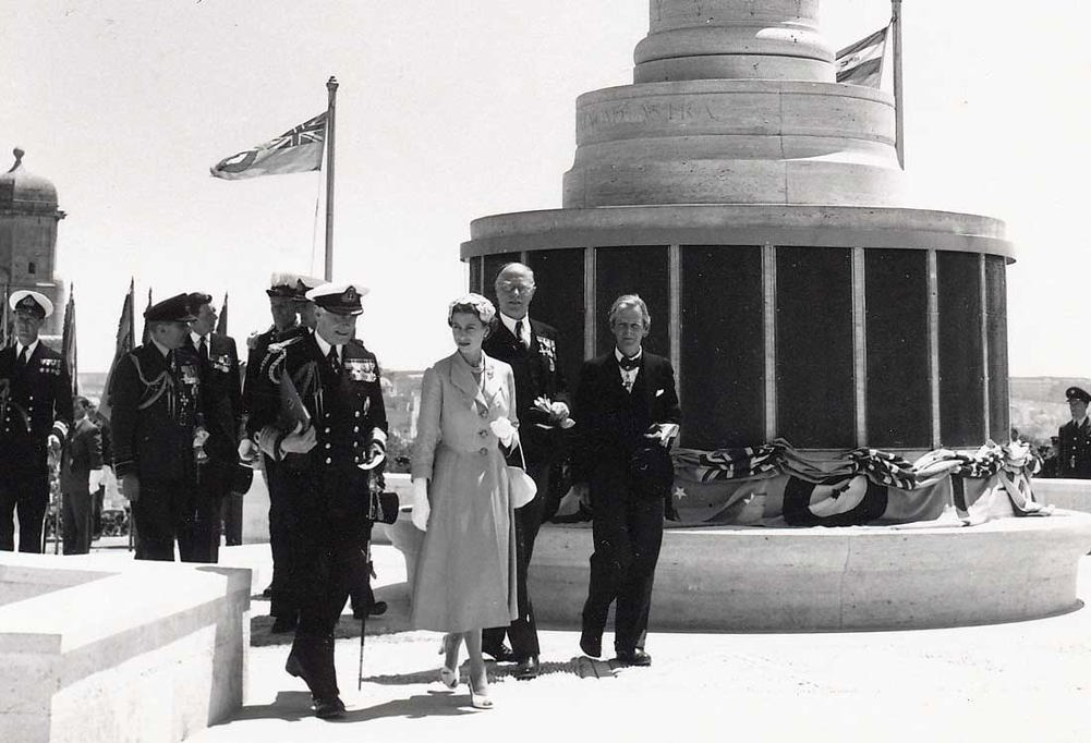 the queen and malta memorial