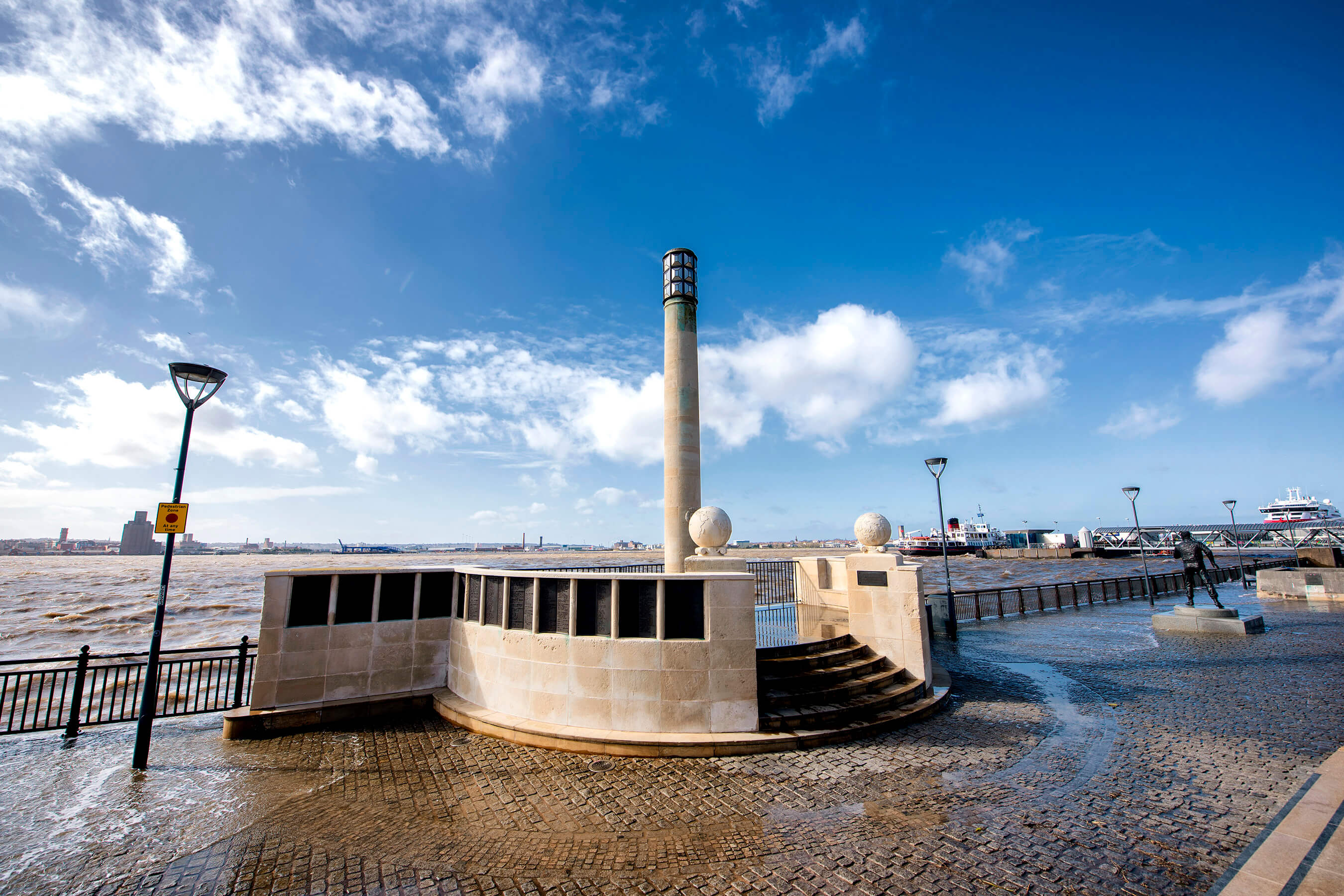 Wide view of Liverpool Naval Memorial