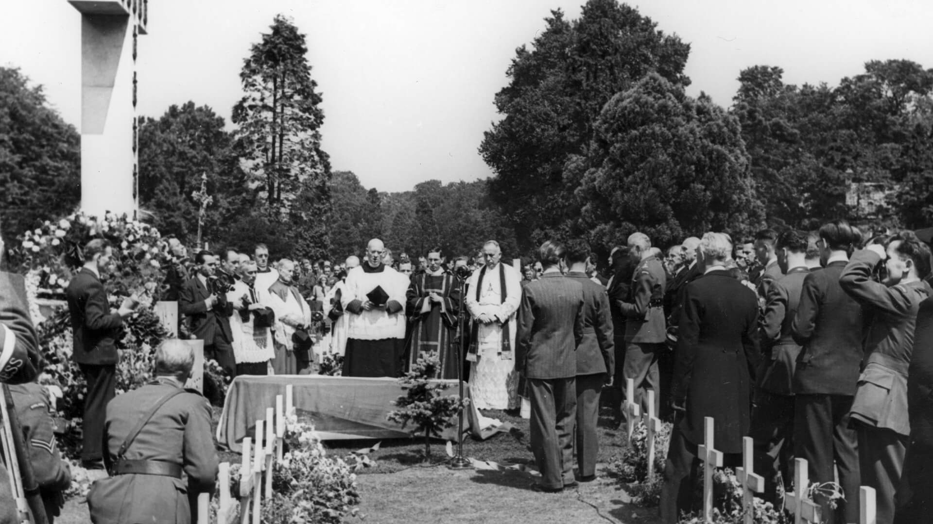 Sikorski’S Funeral At Newark