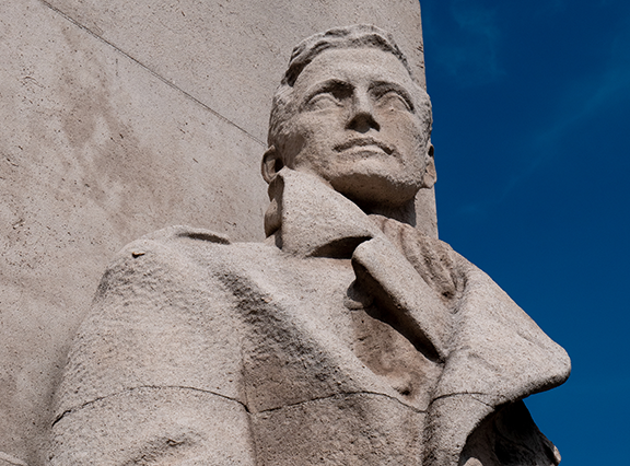 Statue at tower hill memorial