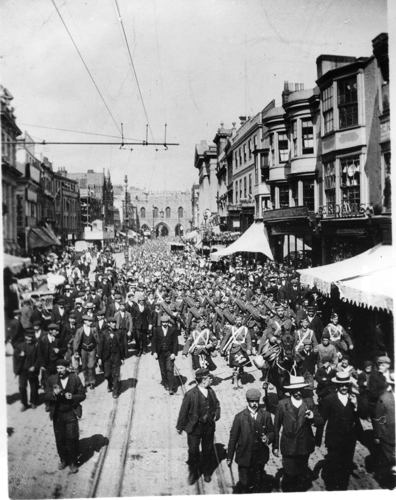 hollybrook southampton bn argyll suth hs marching down high street 1915 scc