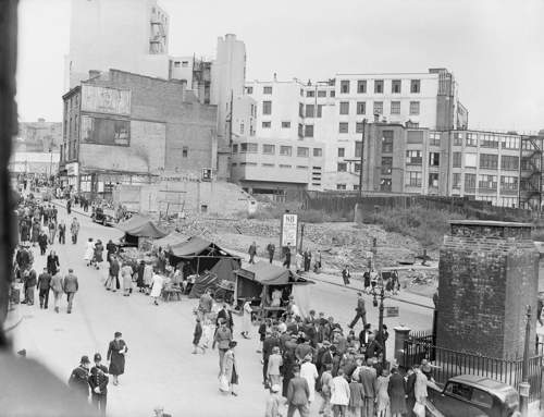 birmingham sww civilians shop market stalls bomb damaged bull ring market square iwm d 9421