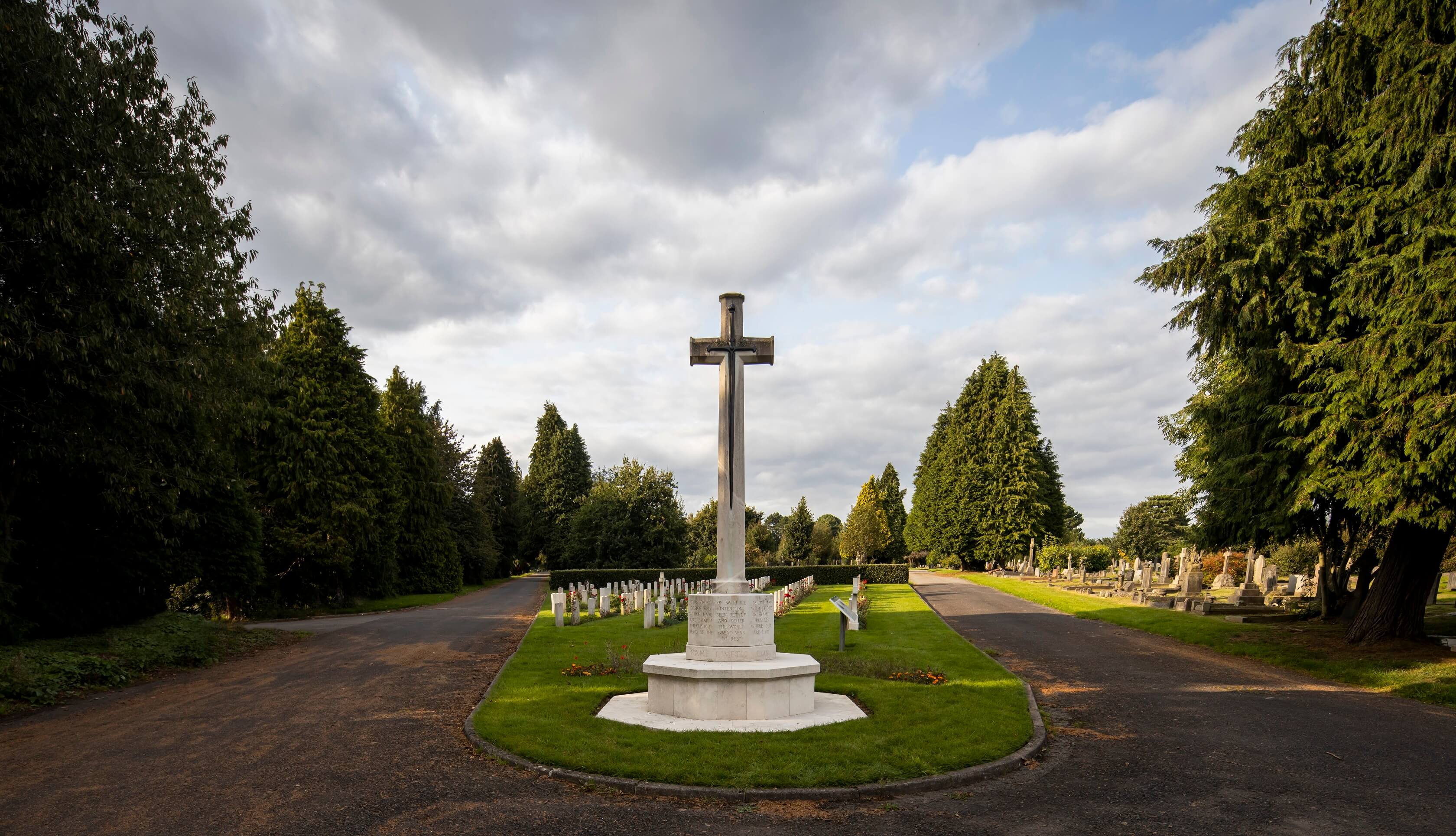 Cross of Sacrifice in Cardiff (Cathays) Cemetery