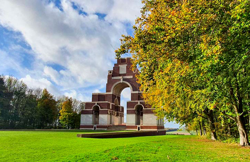 Get to know our Commonwealth War Graves Guides: Team Thiepval